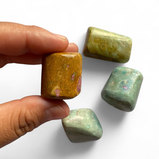 Zoisita con Rubí Rodado| ENFOQUE - CALMA