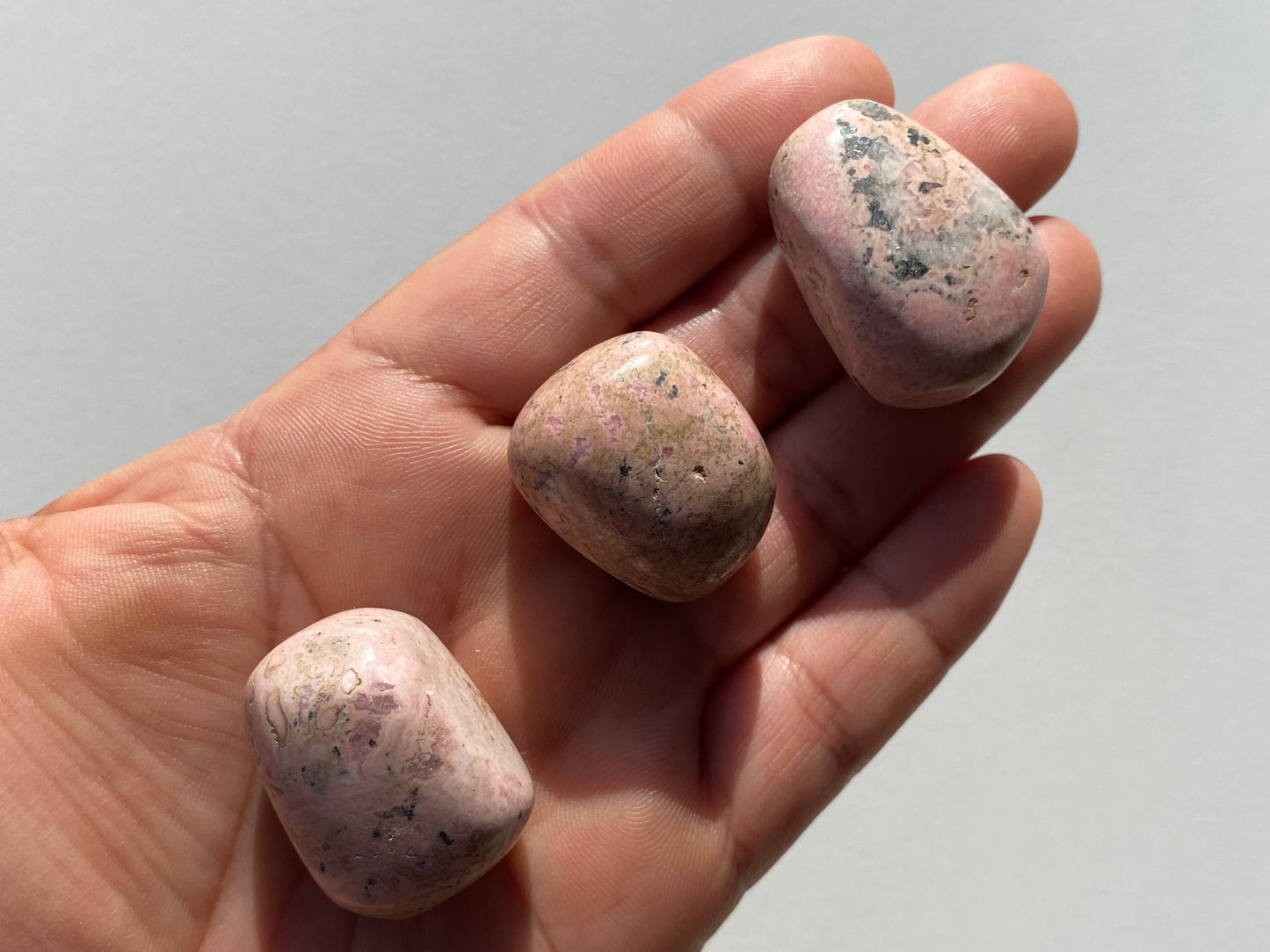 Rodado de Rodonita | COMPASIÓN - CLARIDAD